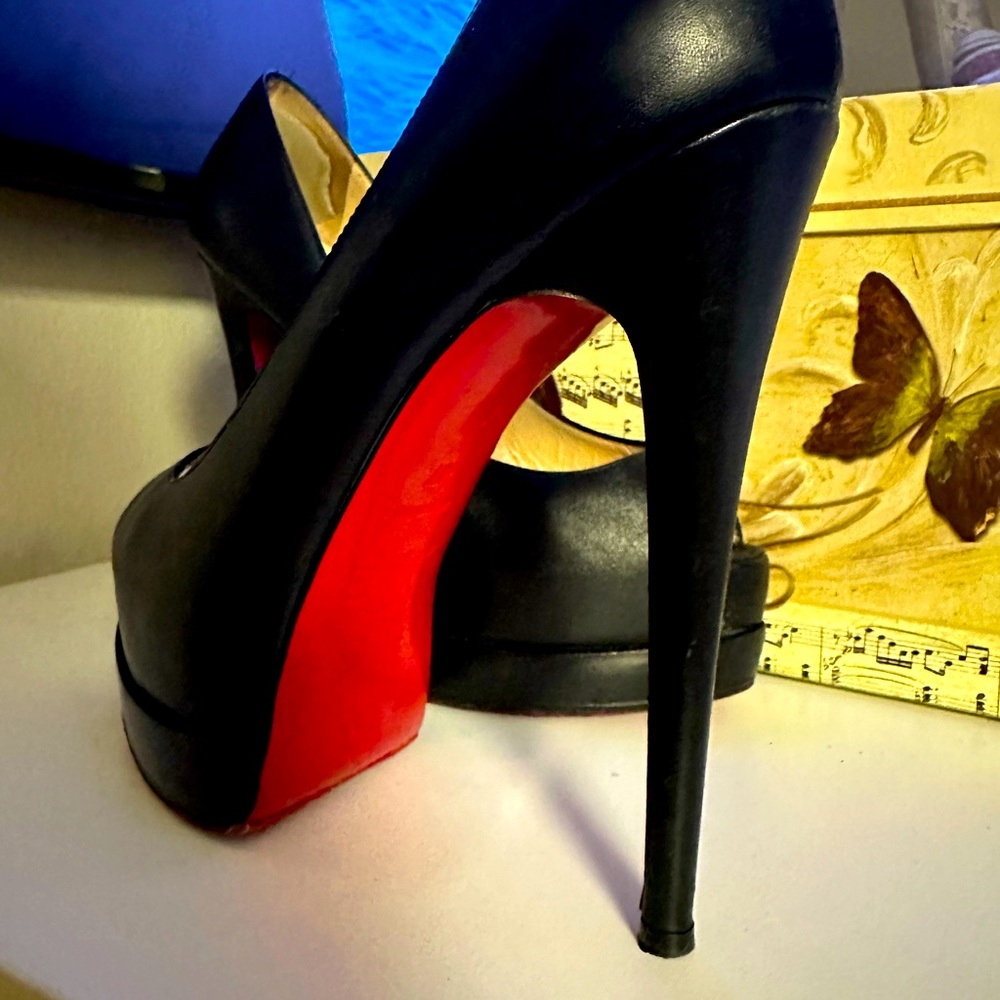 Peep toe